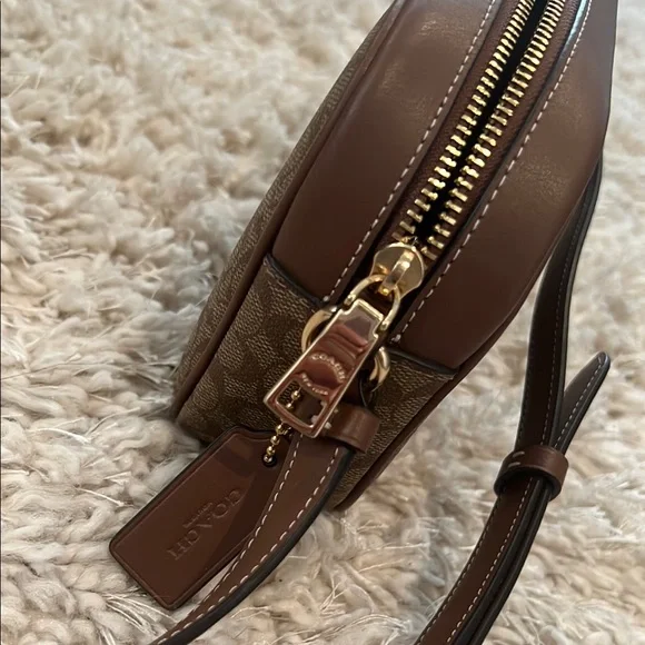 Coach Brown Crossbody Bag with Adjustable Strap and Leather Trim - Picture 4 of 6